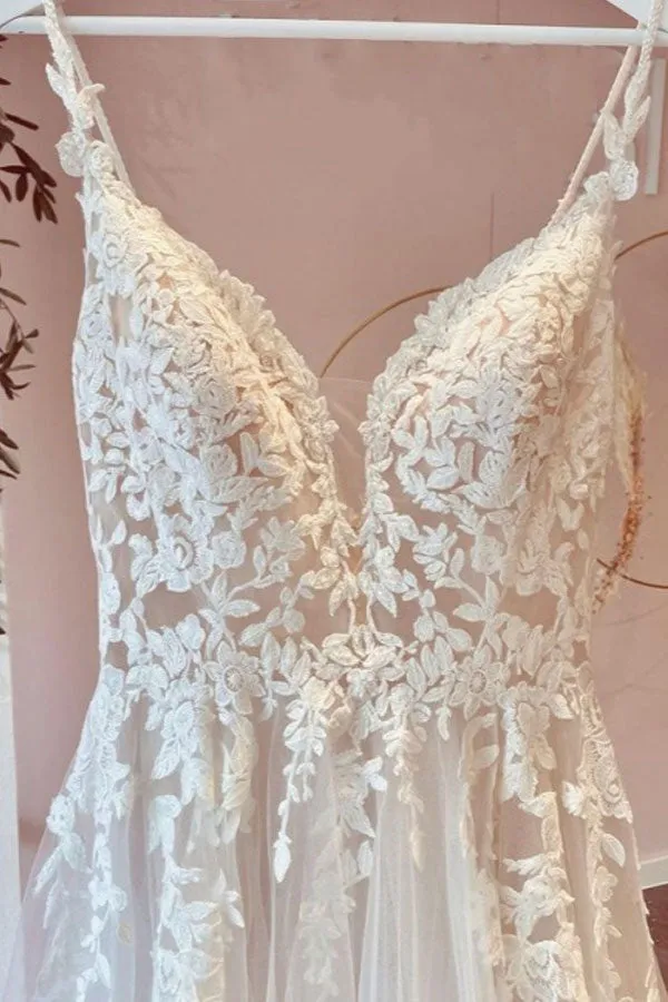 Ivory Tulle A-line Sleeveless Wedding Dress With Sweep Train